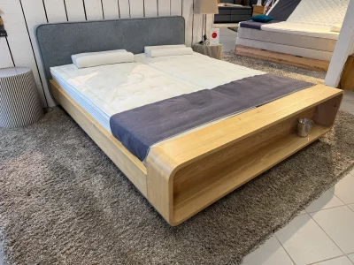 Abverkauf Massivholzbett Vigo